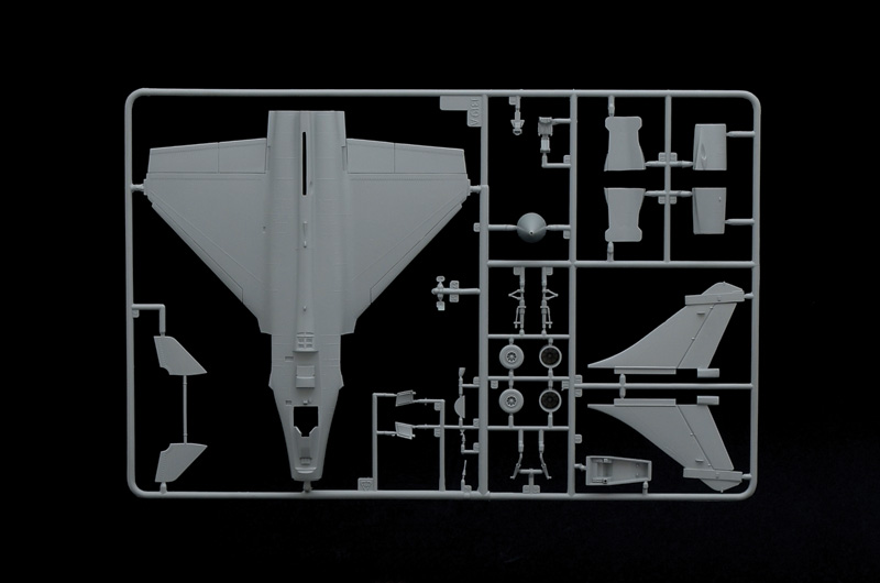 Italeri 1:72 Rafale M Operations Exterieures 2011 IT1319 - Afbeelding 4