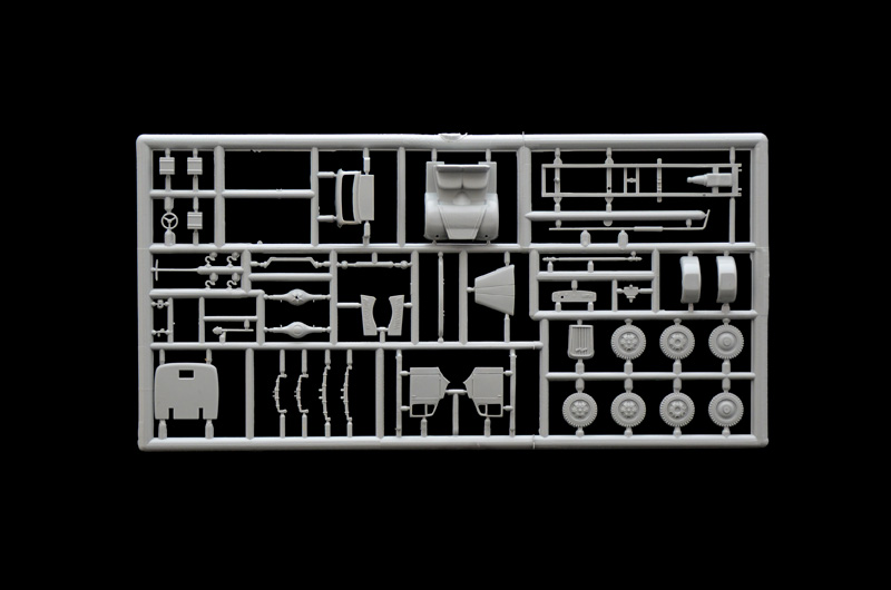 Italeri 1:72 KFZ.305 Ambulance IT7055 - Afbeelding 4